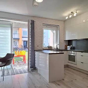 Mieszkanie 2 Pokojowe Z Ogrodkiem Miejsce Postojowe Na Zewnatrz Nr 126 Apartament